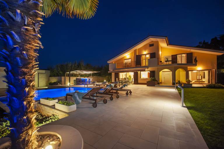 Children-friendly beautiful villa with private pool, garden & terrace | Pets are welcome — photo 3