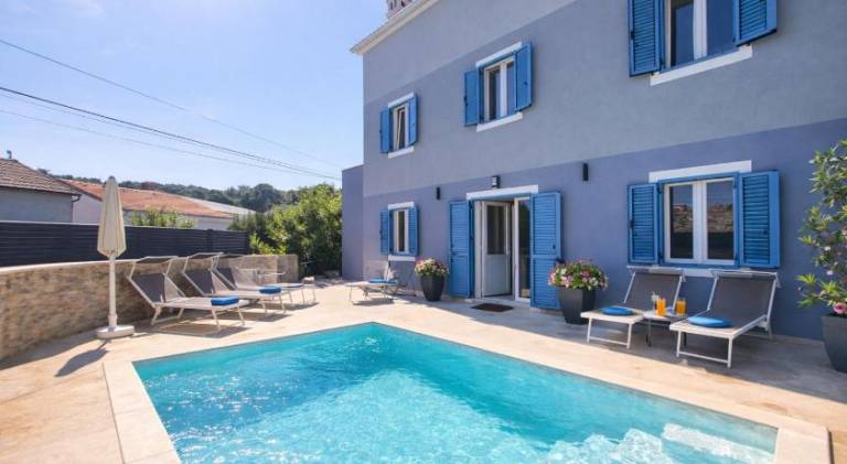 House with pool in Mali Losinj