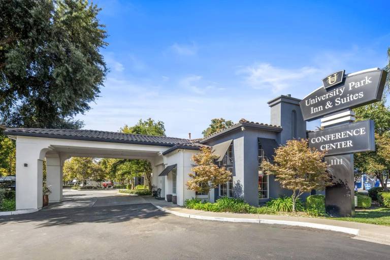 University Park Inn & Suites an Ascend Collection Hotel