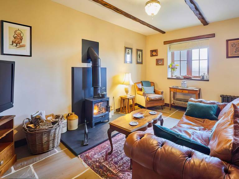 Cottage with garden & grill in Carmarthen