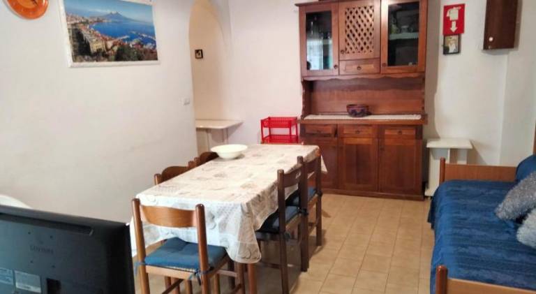 Rental apartment with 2 rooms for 6 persons in Cosenza
