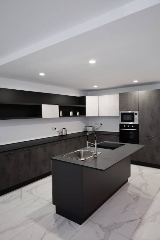 Modern and spacious Seafront Maisonette