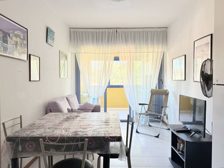 M460 - Marcelli, trilocale con terrazzo attrezzato in Sirolo