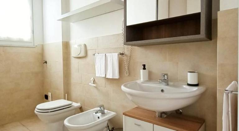 Serviced apartment with garden & patio — photo 2