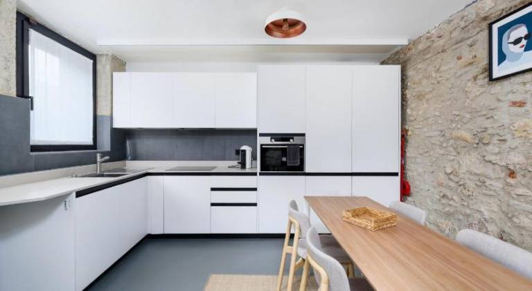 VOMAN Luxury Apartments — photo 4