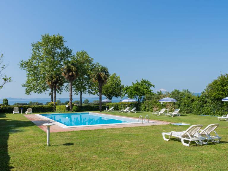 Family-oriented house with terrace, pool & BBQ | Dogs allowed — photo 4