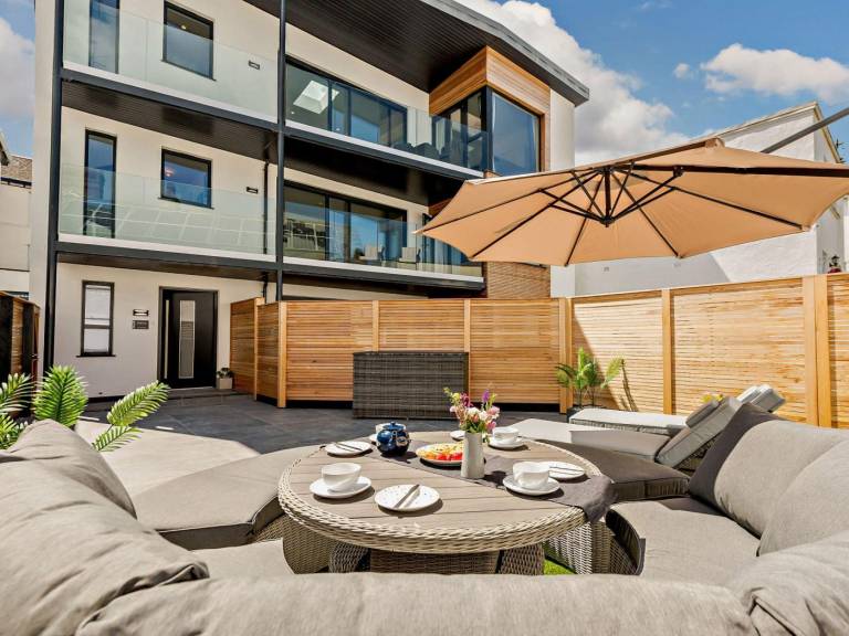 Holiday apartment with garden | Water view in Bideford