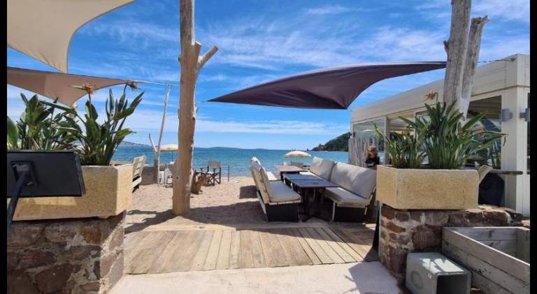 Vue mer et sur la baie de Cannes piscine 450m2 randonnee VTT au pied de l Esterel — photo 2