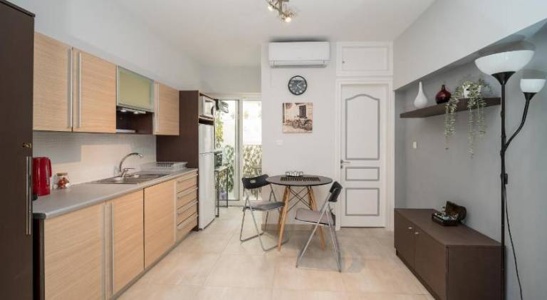 Apartment with yard, terrace & hot tub — photo 3