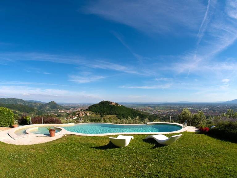 Fully equipped house with barbeque, yard & private pool | Nature view | Pet-friendly — photo 3