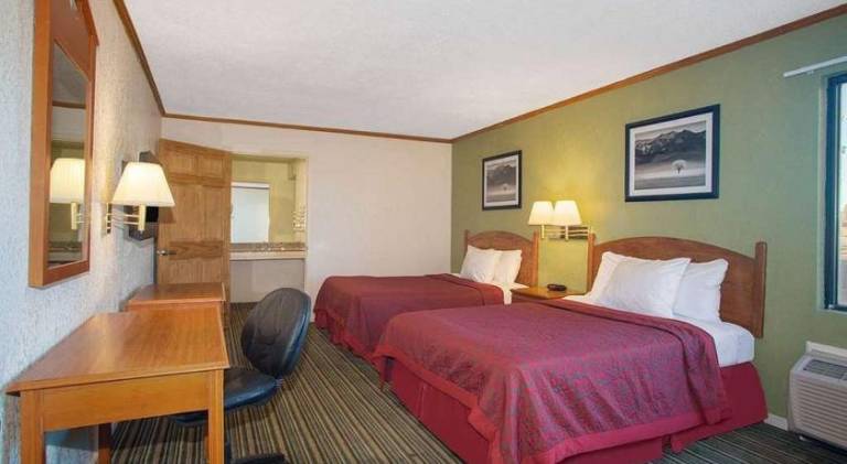 Economy Hotel Wichita- Florence St — photo 5