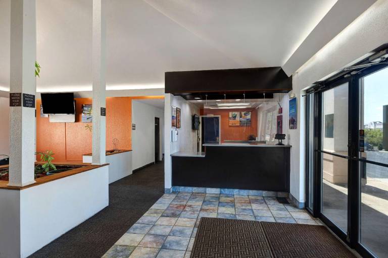 Motel 6 Shepherdsville, KY - Louisville South — photo 2