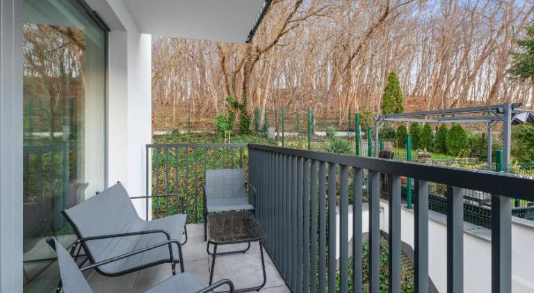 Apartment with patio | Pet-friendly — photo 4