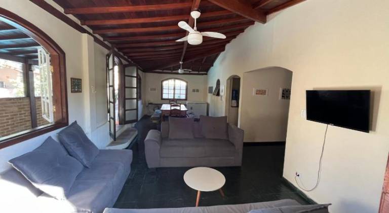 House with pool — photo 2
