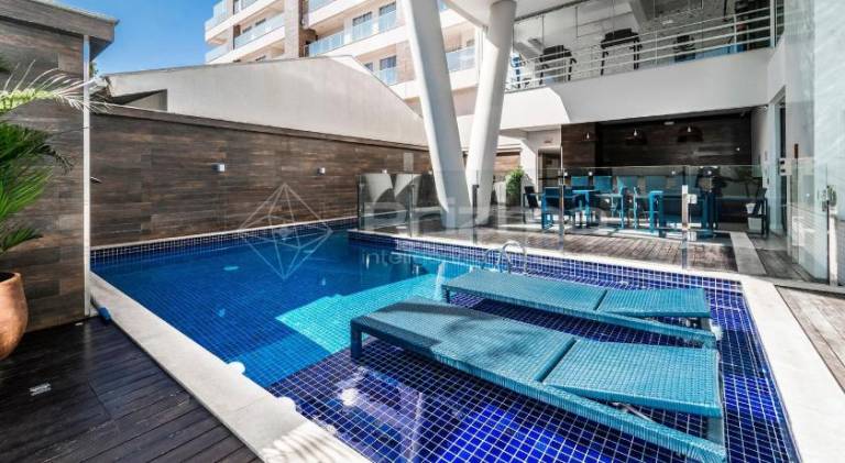 Apartment with pool — photo 2