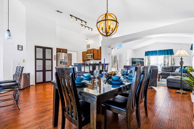Family-friendly vacation home with private pool & jacuzzi | Lake view | Pet-friendly — photo 4