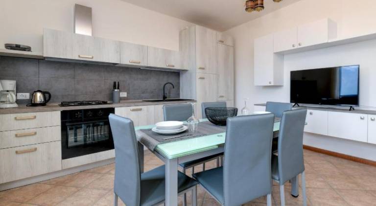Rental apartment with 2 rooms for 6 persons — photo 3