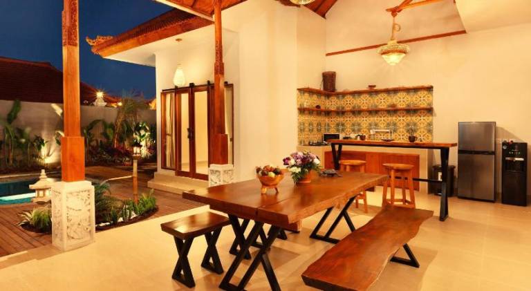 Villa with BBQ, private pool & garden — photo 2