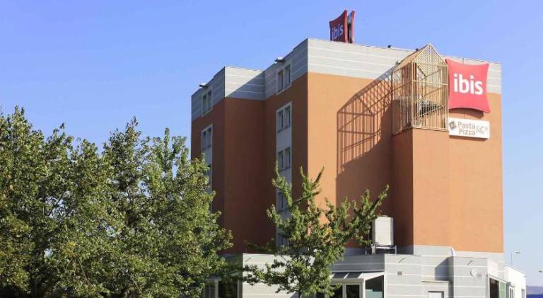 Hotel ibis Lyon Sud Chasse sur Rhone in Chasse-sur-Rhone
