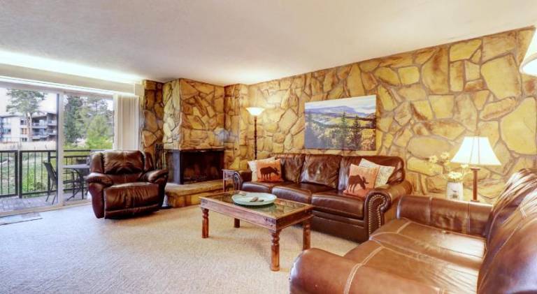 Rental apartment with hot tub & pool | Perfect for remote work | Pets are welcome in Silverthorne, CO