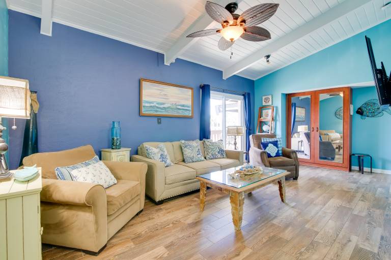 Beachfront, Pet-Friendly South Padre Island Condo — photo 4