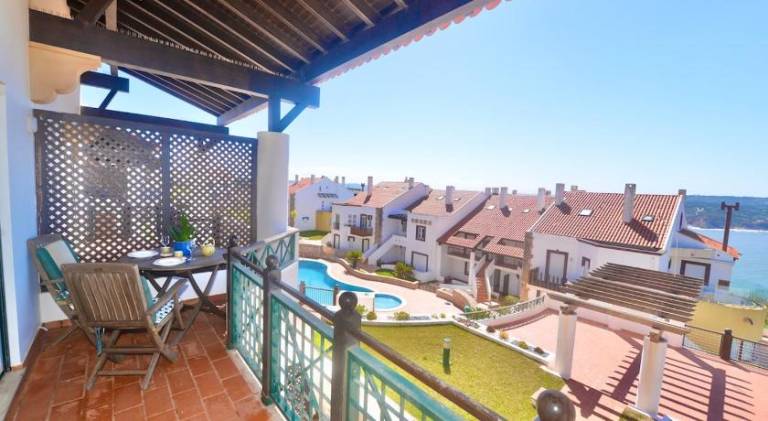 'Collasao' - Stunning Duplex with Pool & Sea Views in Leiria