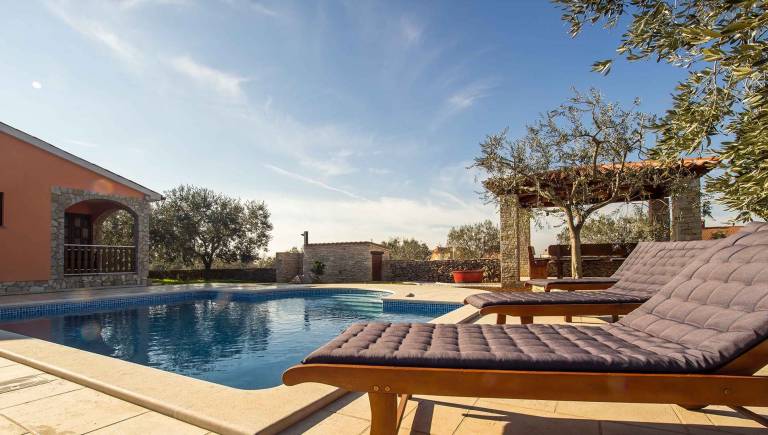 Villa with terrace, fast internet & grill — photo 2