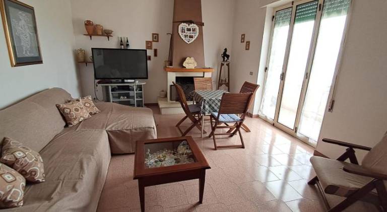 Rental apartment with barbecue & patio | Close to the beach | Dogs allowed — photo 5