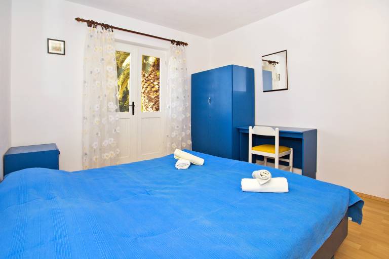 Four-bedroom apartment with balcony and sea view Cove Tvrdni Dolac, Hvar (A-4008-c) — photo 5