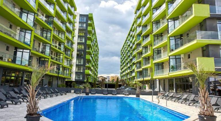 Rental apartment with jacuzzi, yard & pool | Beach nearby | Pet-friendly — photo 5