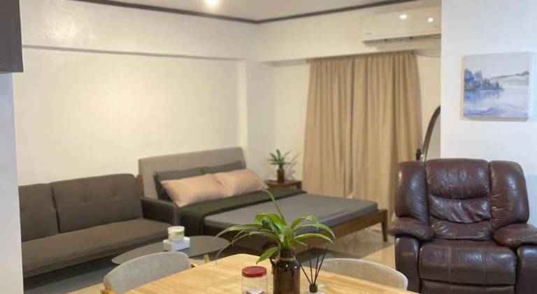 Serviced apartment with garden, pool & terrace — photo 2