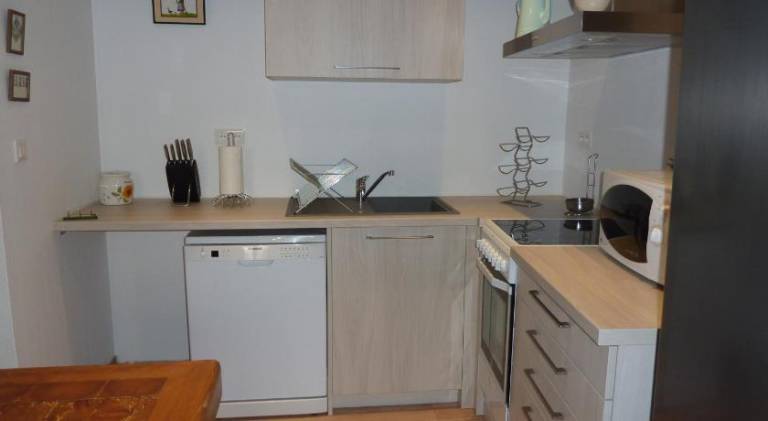 Holiday apartment with yard — photo 4