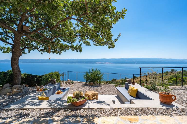 Ferienhaus in Lokva Rogoznica für max. 8 Personen Ferienhaus in Lokva Rogoznica für max. 8 Personen