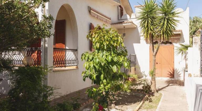 Spacious villa | Next to the beach | Pets are welcome in Reggio Calabria