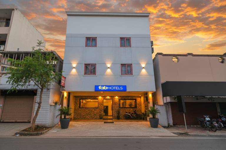 FabHotel VRJ Residency 500M from Chennai Trade Center