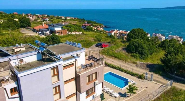 Beautiful holiday apartment with terrace, barbeque & private pool | Pets allowed — photo 3