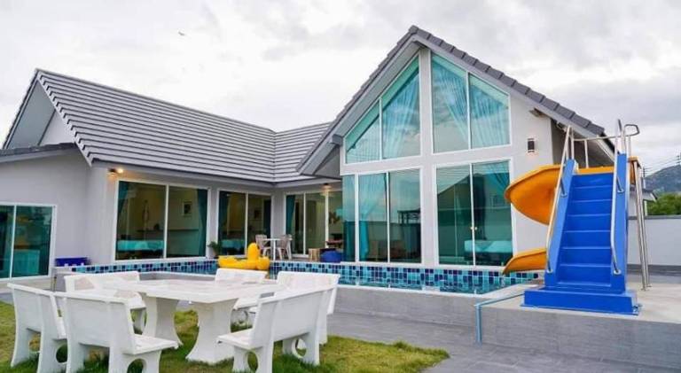 House with private pool — photo 3