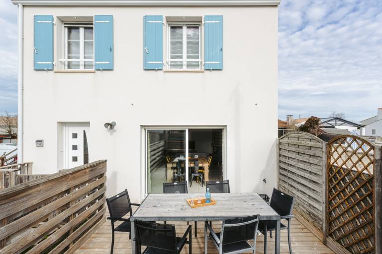 House with garden, patio & barbecue — photo 3