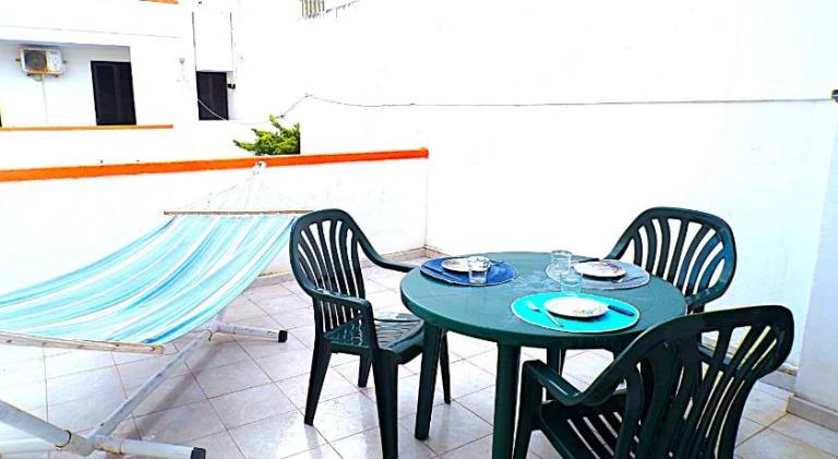 Serviced apartment with garden & terrace — photo 3