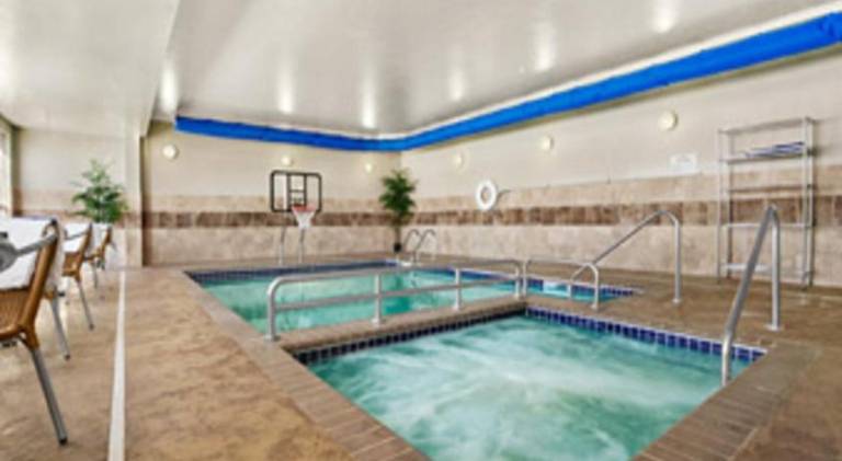 Baymont by Wyndham Minot — photo 5