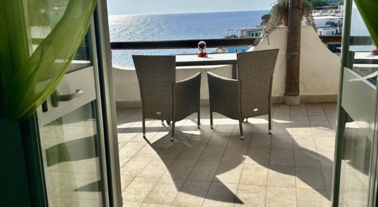 House with patio & yard in Serrara Fontana