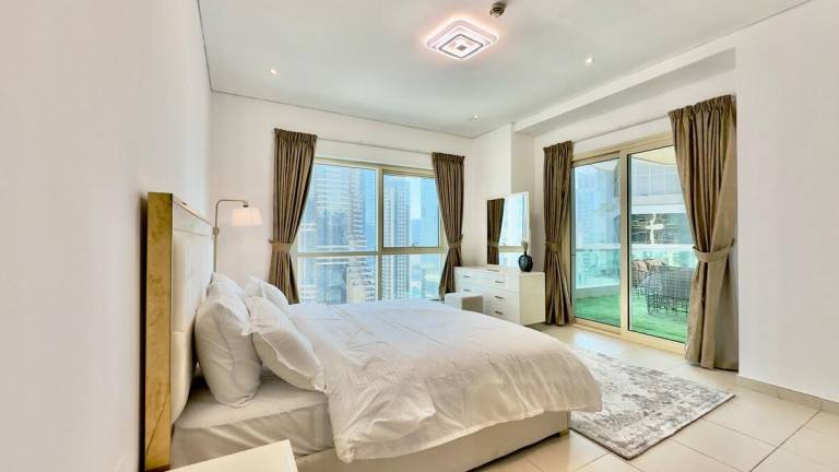 Luxury 2 BR Marina View Condo with Free Yacht Ride — photo 2