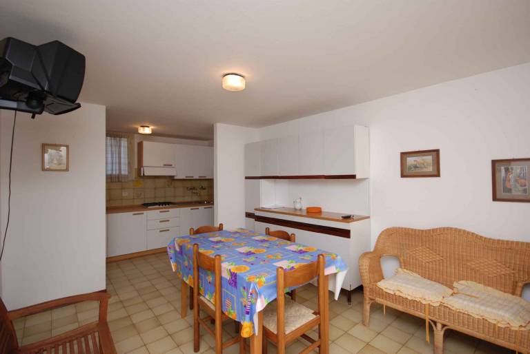 Holiday apartment with garden — photo 5