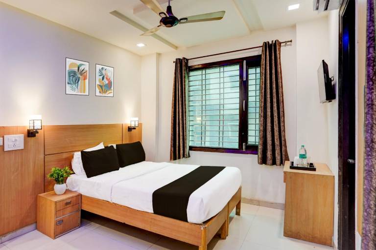 Hotel Sarvasa Residency