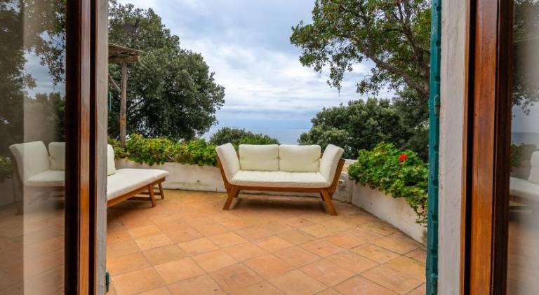 Fully equipped spacious villa with yard, BBQ & terrace | Suitable for remote work | Dogs allowed — photo 4