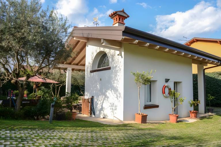 Ferienhaus mit Hund in Padenghe Sul Garda f&uuml;r max. 4 Personen