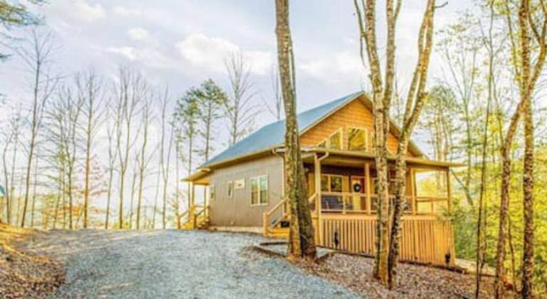House with jacuzzi in Bryson City, NC