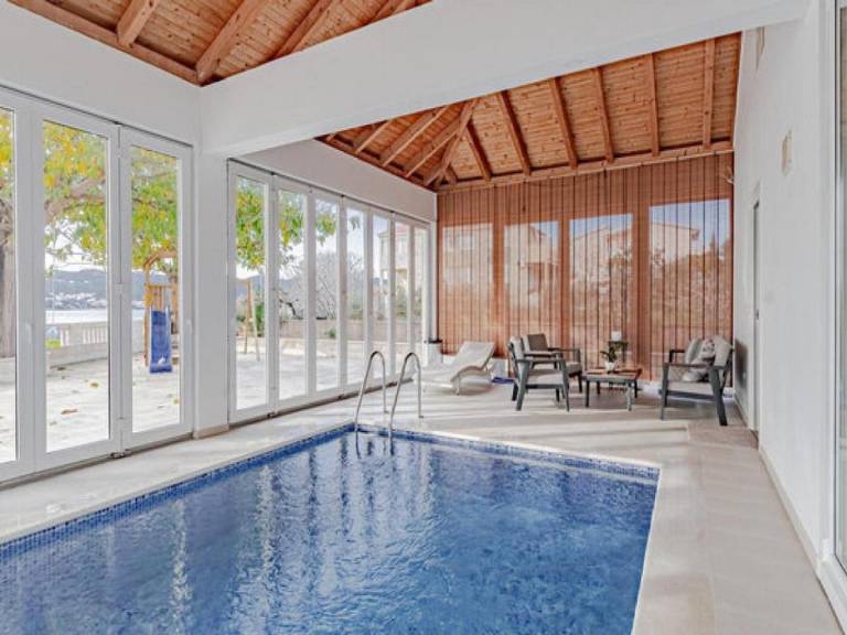 Fully equipped charming villa with terrace, yard & private pool | Sea view | Close to the beach | Pets are welcome — photo 2