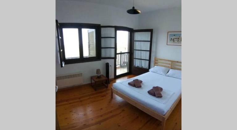 House with patio & garden | Beach nearby | Perfect for remote work | Pets are welcome — photo 2