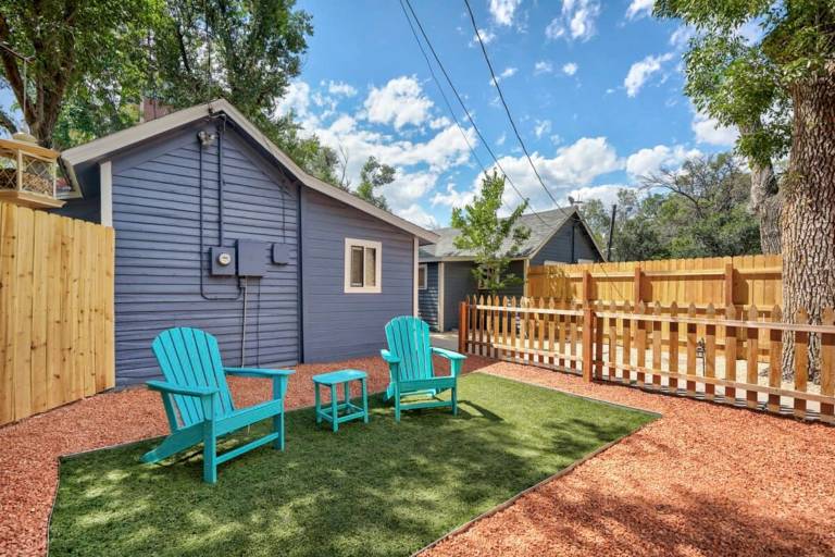 Pet Friendly BnB for Couples or Solo Travelers in Colorado Springs, CO